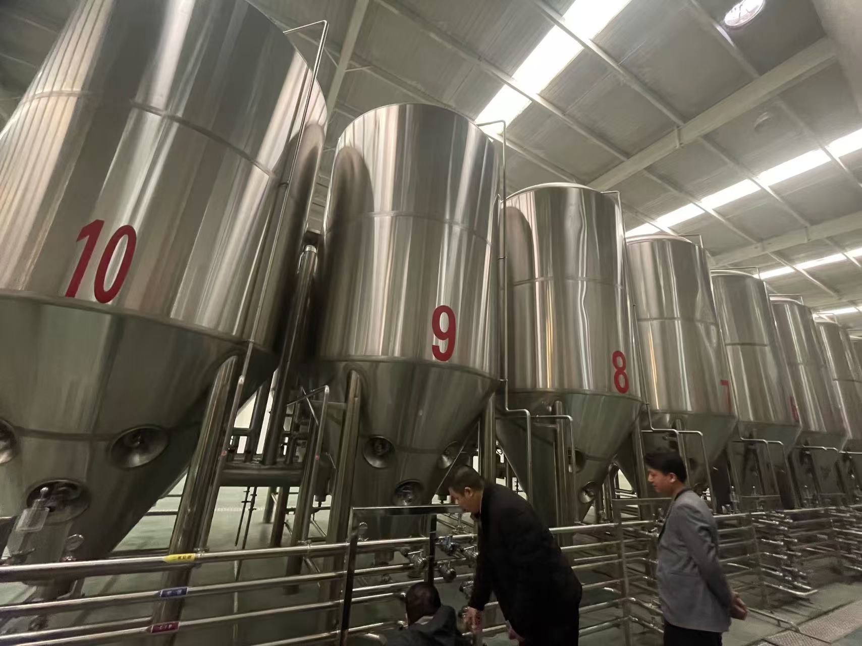 孟津精酿啤酒设备厂—平面布置、设备设计、制造、调试、培训等一条龙服务